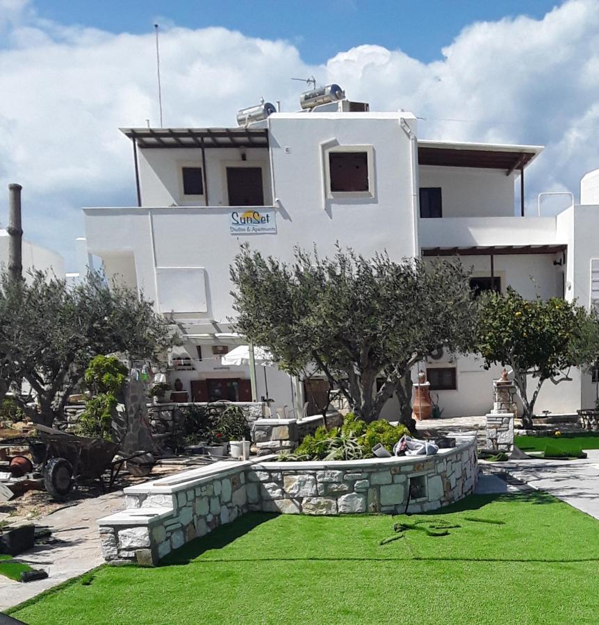 Sunset Studios And Apartments For Adults Over 21 Only Náousa Exterior photo