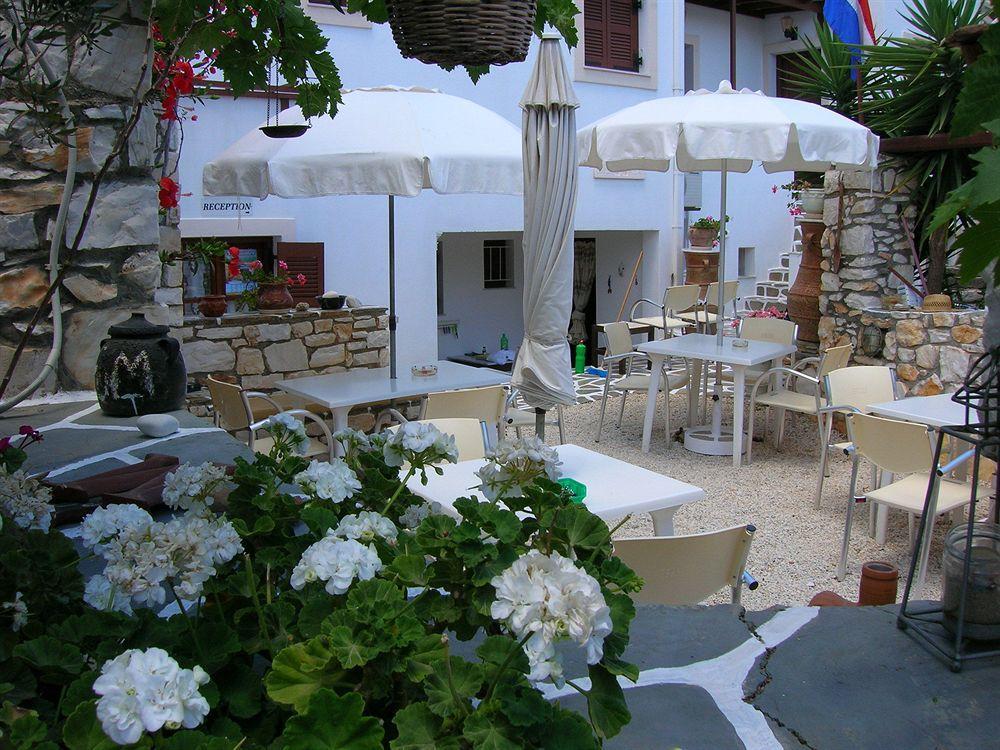 Sunset Studios And Apartments For Adults Over 21 Only Náousa Exterior photo