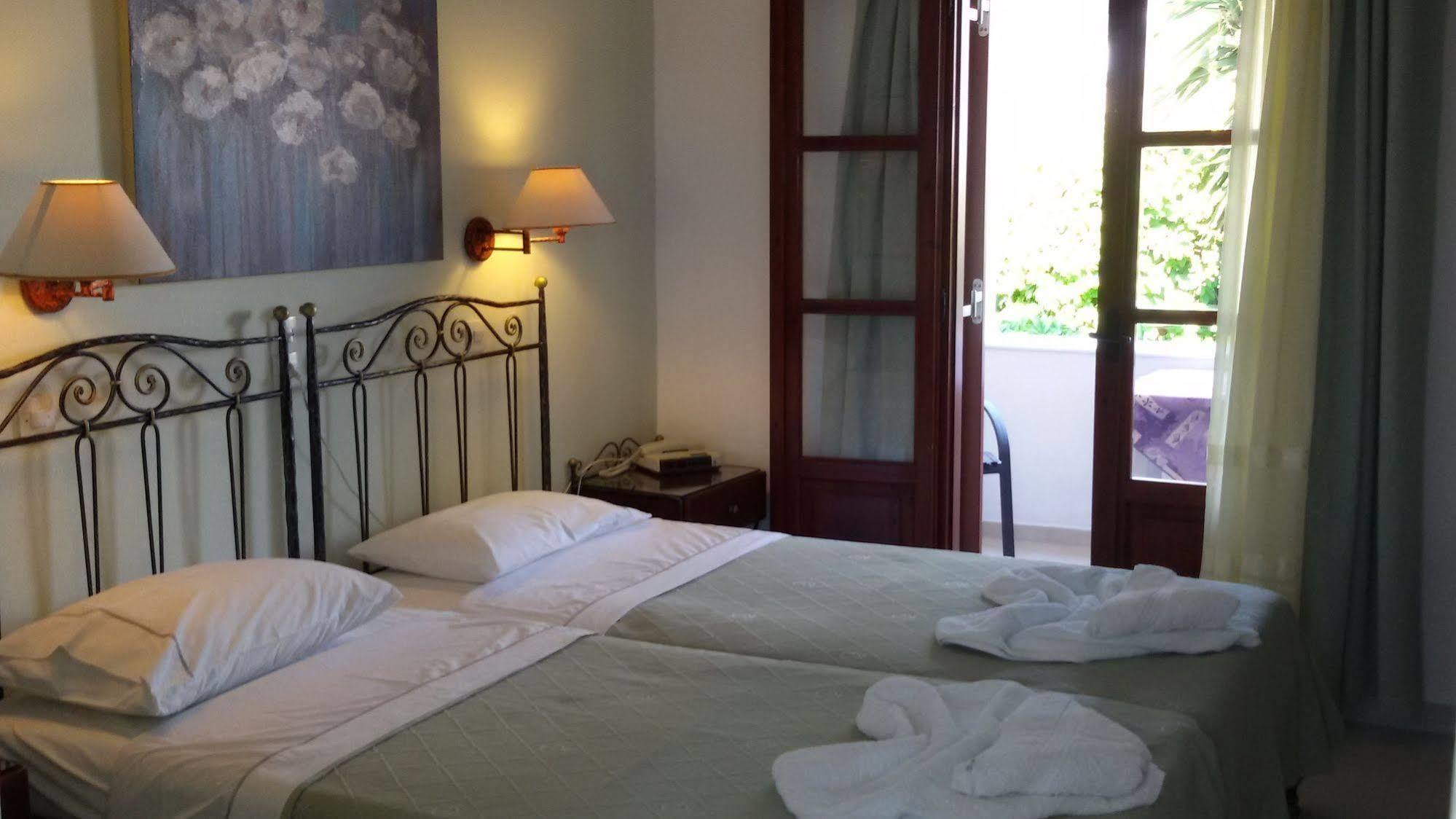 Sunset Studios And Apartments For Adults Over 21 Only Náousa Exterior photo