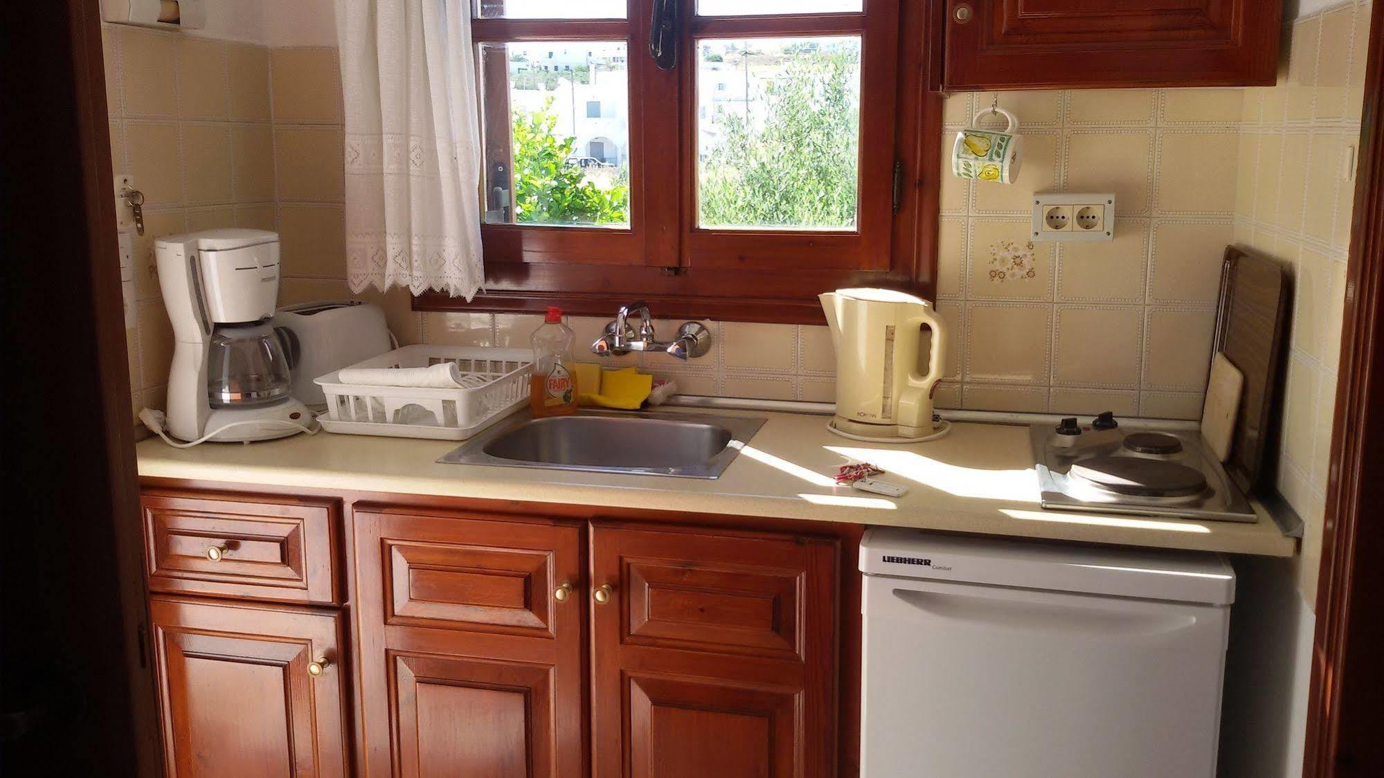 Sunset Studios And Apartments For Adults Over 21 Only Náousa Exterior photo