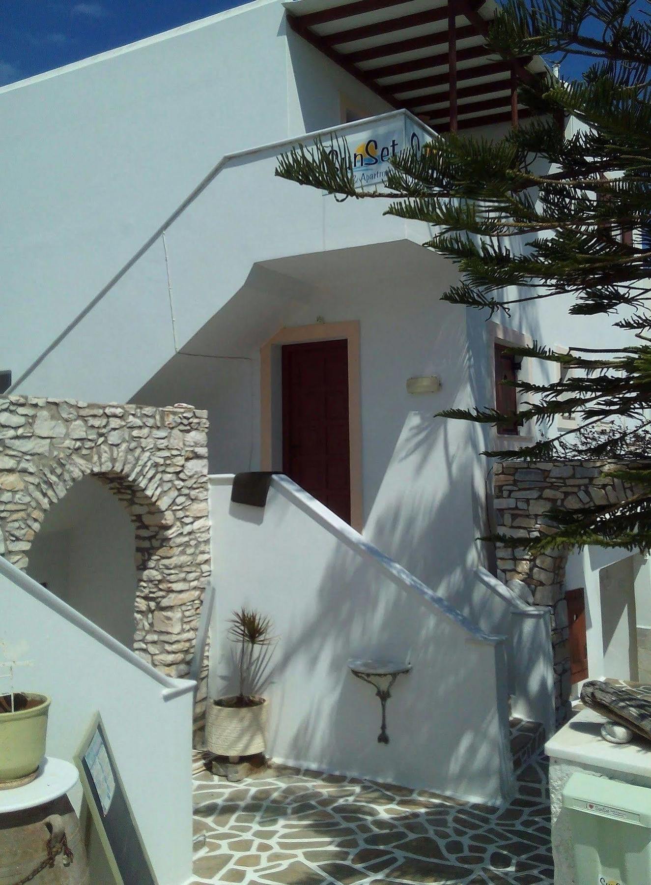 Sunset Studios And Apartments For Adults Over 21 Only Náousa Exterior photo