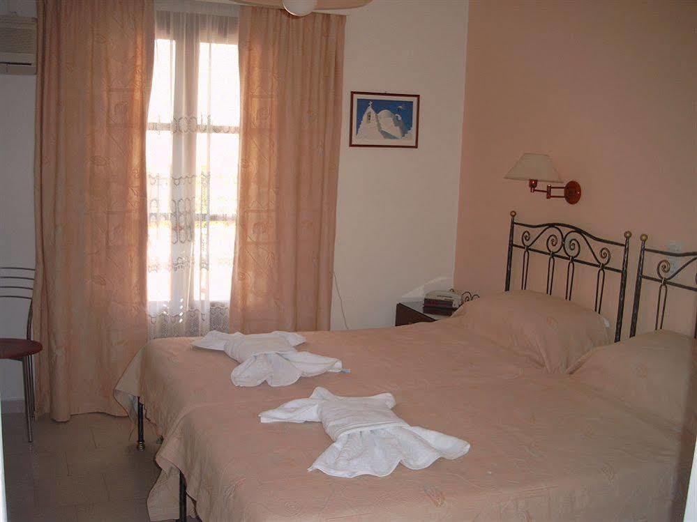 Sunset Studios And Apartments For Adults Over 21 Only Náousa Exterior photo
